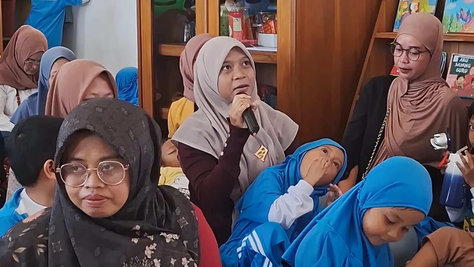Sesi tanya jawab terkait pencegahan ketergantungan gadget pada anak usia dini