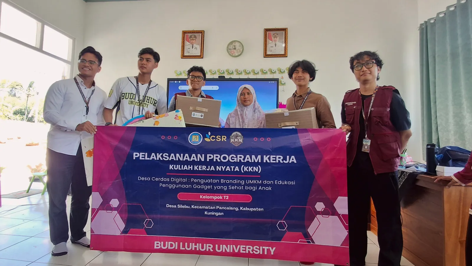 Penyerahan mainan edukatif untuk mendukung metode pembelajaran interaktif bagi murid-murid di TK Negeri At-Taqwa Silebu “Cantik”